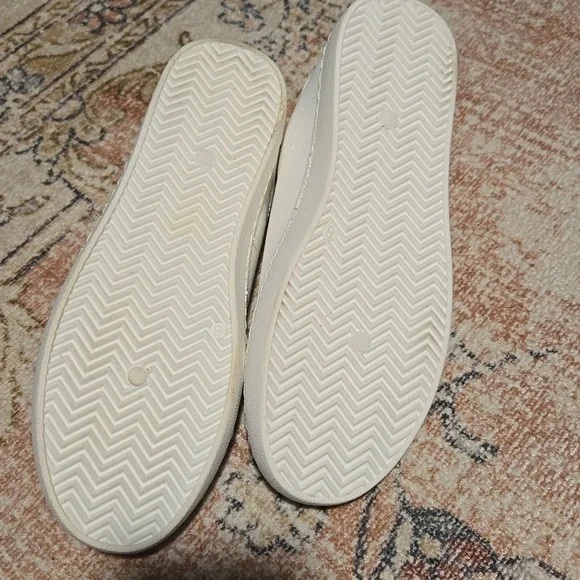 Vintage Havana White and Silver Sneakers - Picture 9 of 10